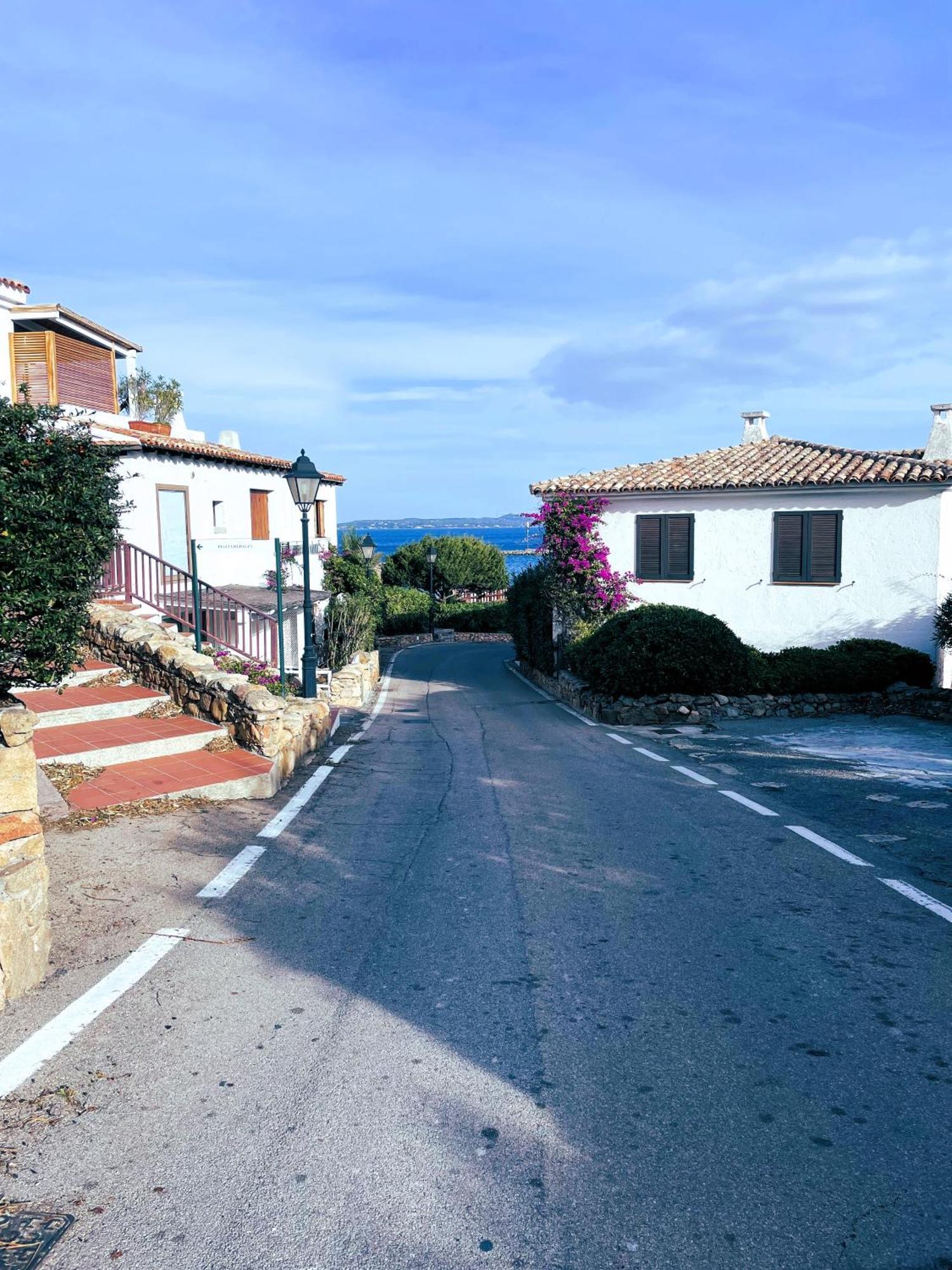 Bellissimo Appartamento Con Veranda Privata Al Centro Di Porto Rotondo Exterior photo