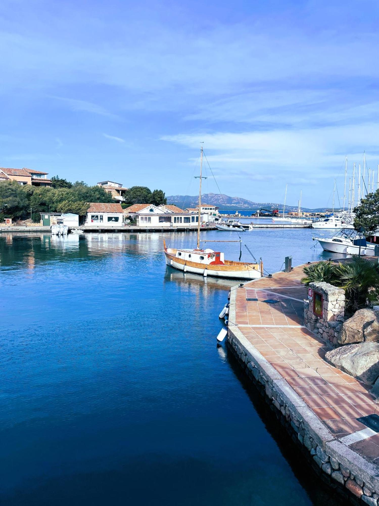 Bellissimo Appartamento Con Veranda Privata Al Centro Di Porto Rotondo Exterior photo